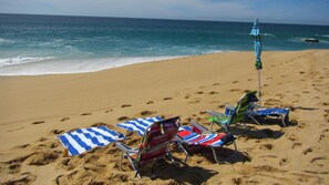 Liegestühle, Strandtücher