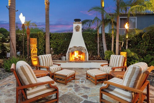 Tropical Palms Plantation Beach Cottage - Historic Encinitas Walking District