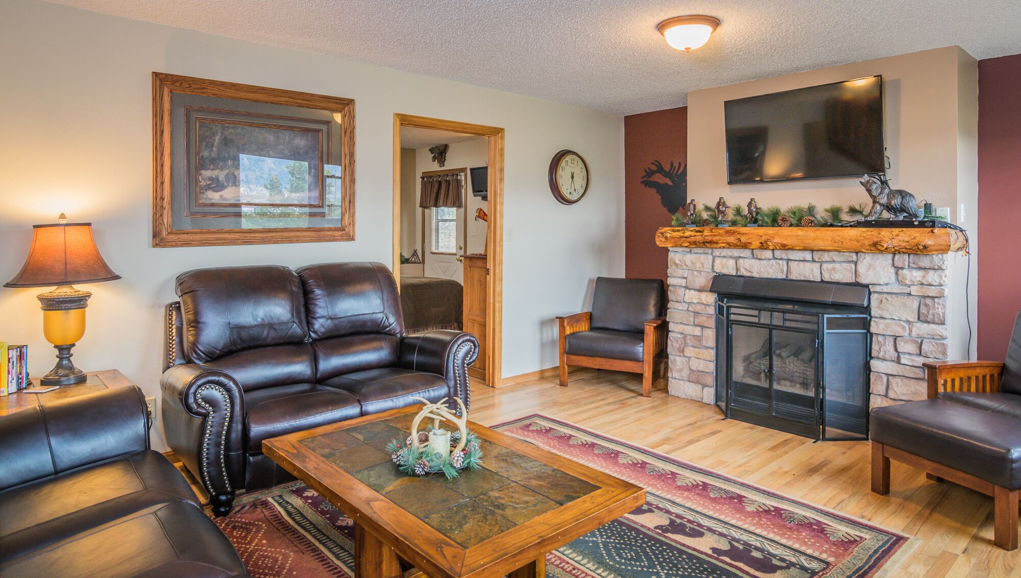 Smart TV, fireplace, DVD player