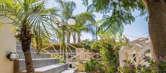 SUMMER HOLIDAY APARTMENT VERY CLOSE TO CRYSTAL WATER SANDY BEACH