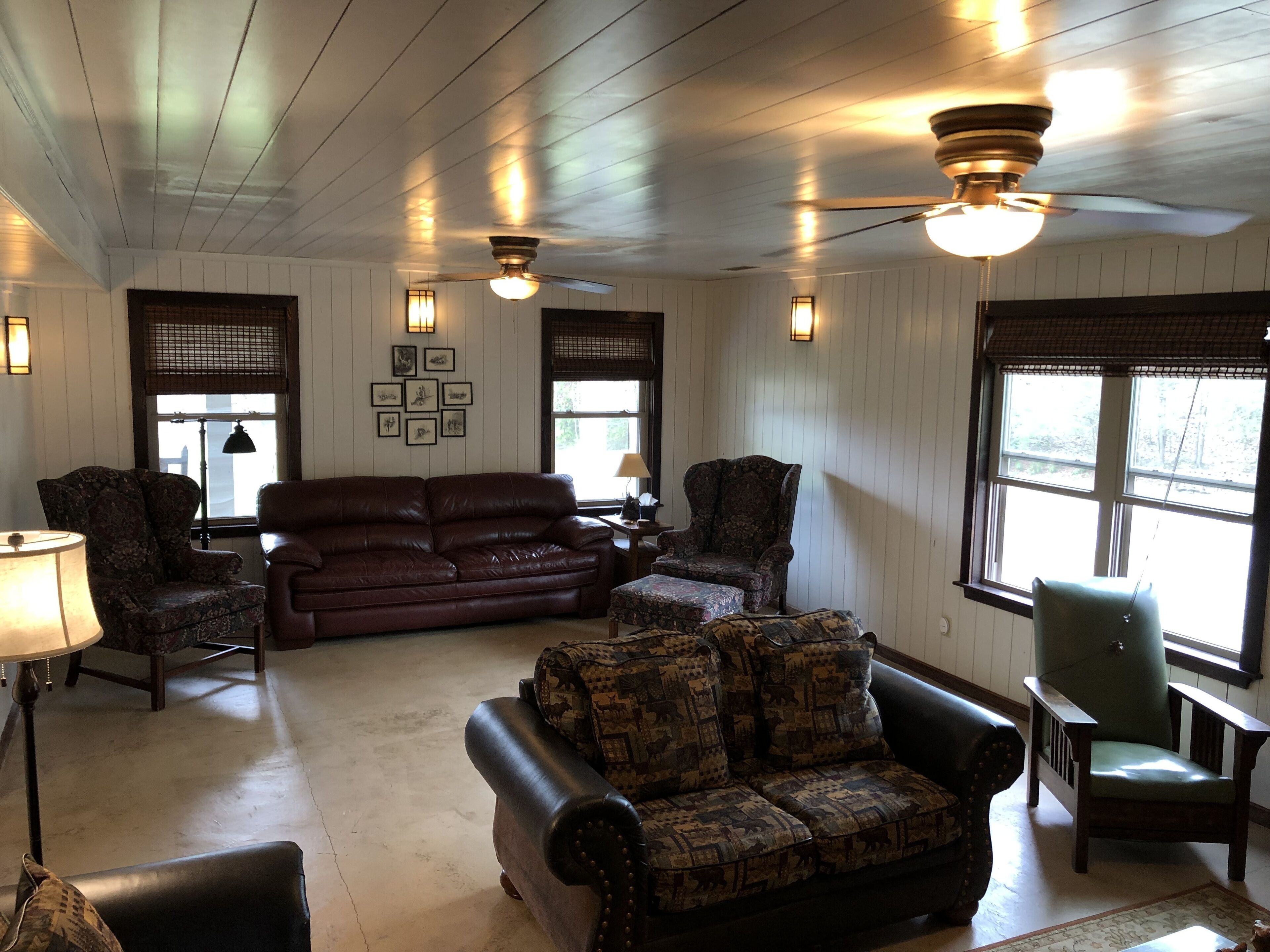 Smart-TV, Kamin, Videospiele, DVD-Player