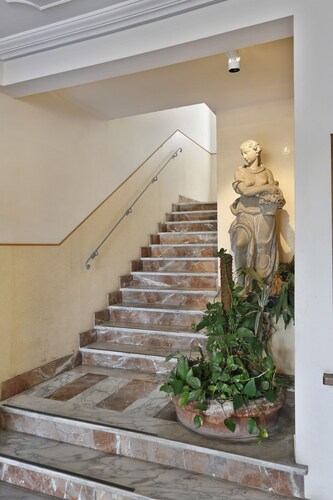 Elegant Apt In Florence With View
