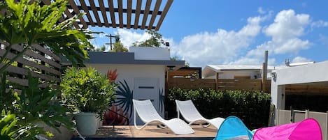 حمّام سباحة خارجي