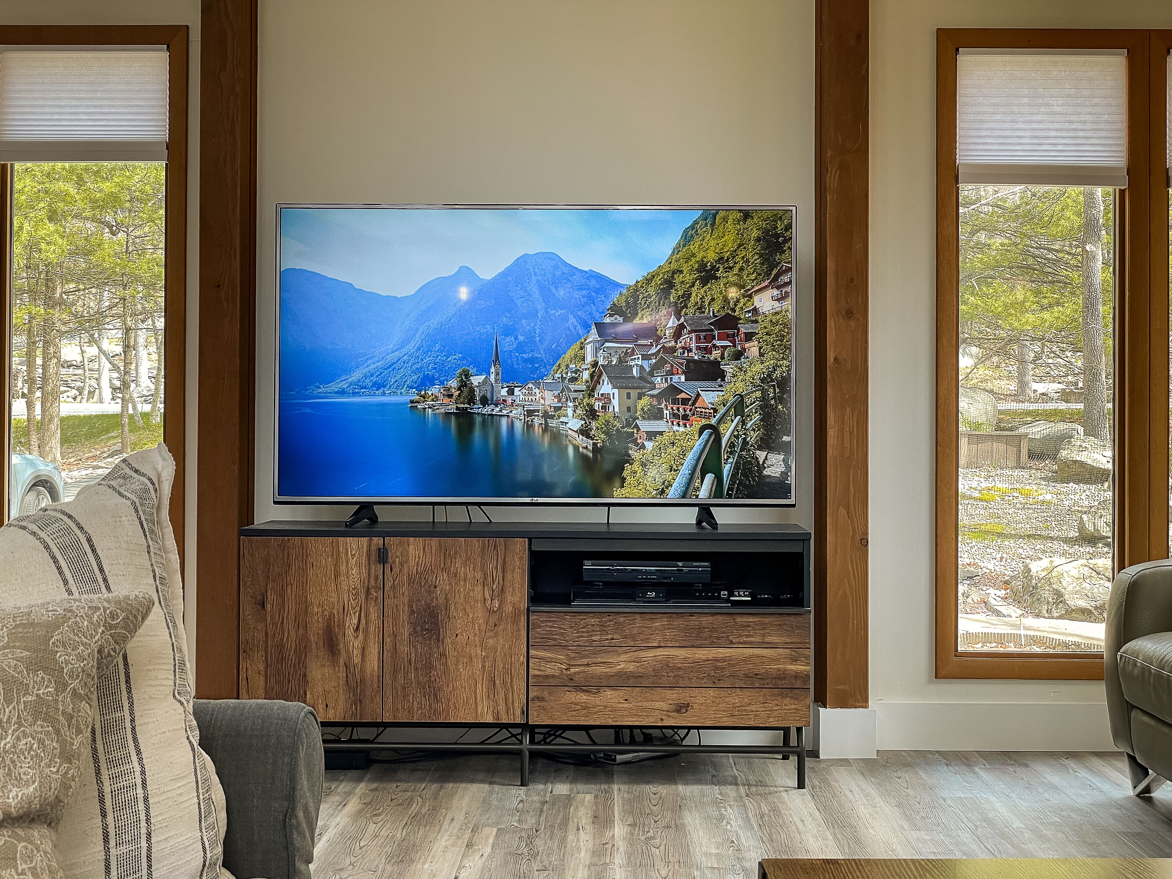 TV connectée, cheminée, lecteur de DVD, vidéothèque