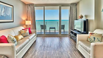 TV, DVD player, livros