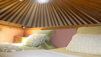 2 chambres, coffres-forts dans les chambres, fer et planche Ă repasser