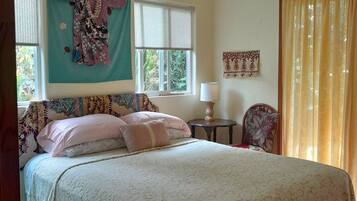 2 bedrooms, iron/ironing board, travel cot, WiFi