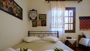 Casa tradicional, 2 habitaciones | 2 habitaciones, tabla de planchar con plancha y cunas gratuitas