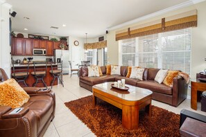 Smart-TV, DVD-Player, Stereoanlage