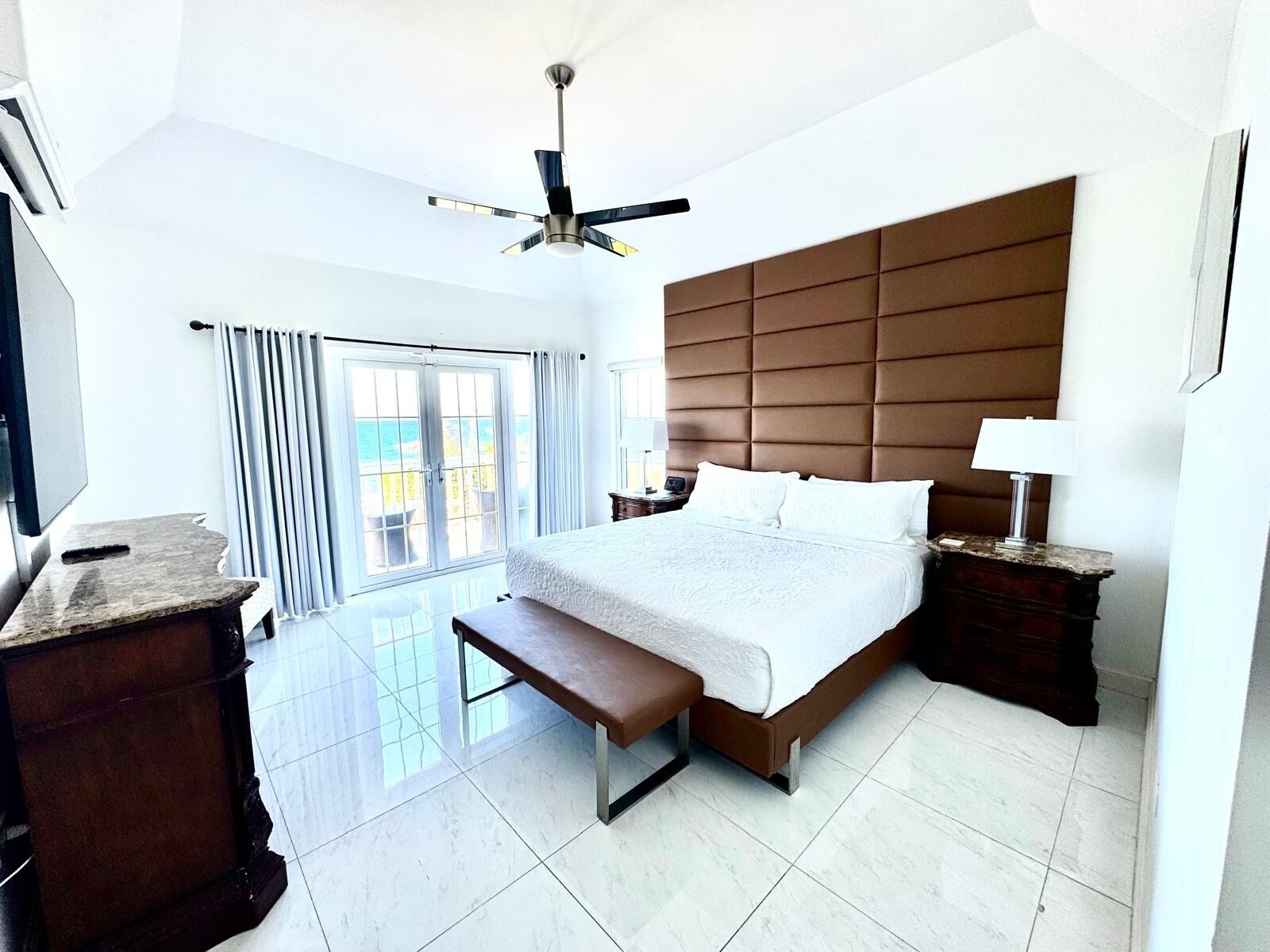 2 bedrooms, in-room safe, iron/ironing board, travel crib