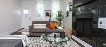 Gorgeous! Parking! Park Front! - Perfect Center City Location!