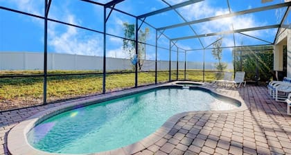 Hermosa casa de piscina cerrada de 5 camas en High Grove Resort