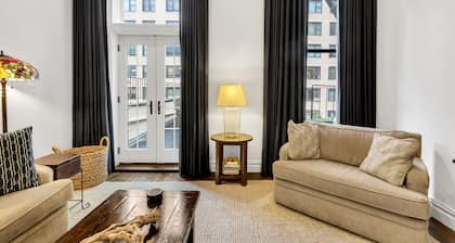 Huge True 3/2 Columbus Circle/Times Sq./Central Park. Entire Floor. Back patio