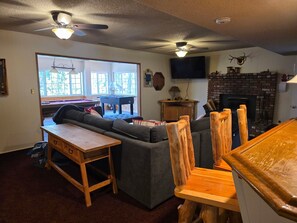 Smart TV, fireplace, foosball, table tennis - Expansive Lake View Home1 mile from the Village w/ Hot tub & Game Rm VRR20250487 (Big Bear Lake)