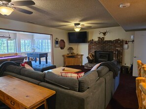 Smart TV, fireplace, table football, ping pong