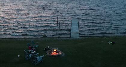 Lake Dreamin-Seneca Lake-Waterfront-Hot Tub-Wine Trail, 100ft Private Level Beach-Pets OK