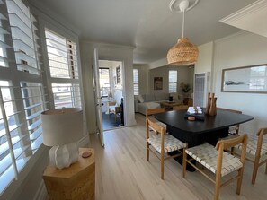 Dining - Closest Home to Lover's Point and Steps from the Beach (Pacific Grove)