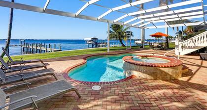 Villa Bel Air - right on the river - pool and spa - sun all day.