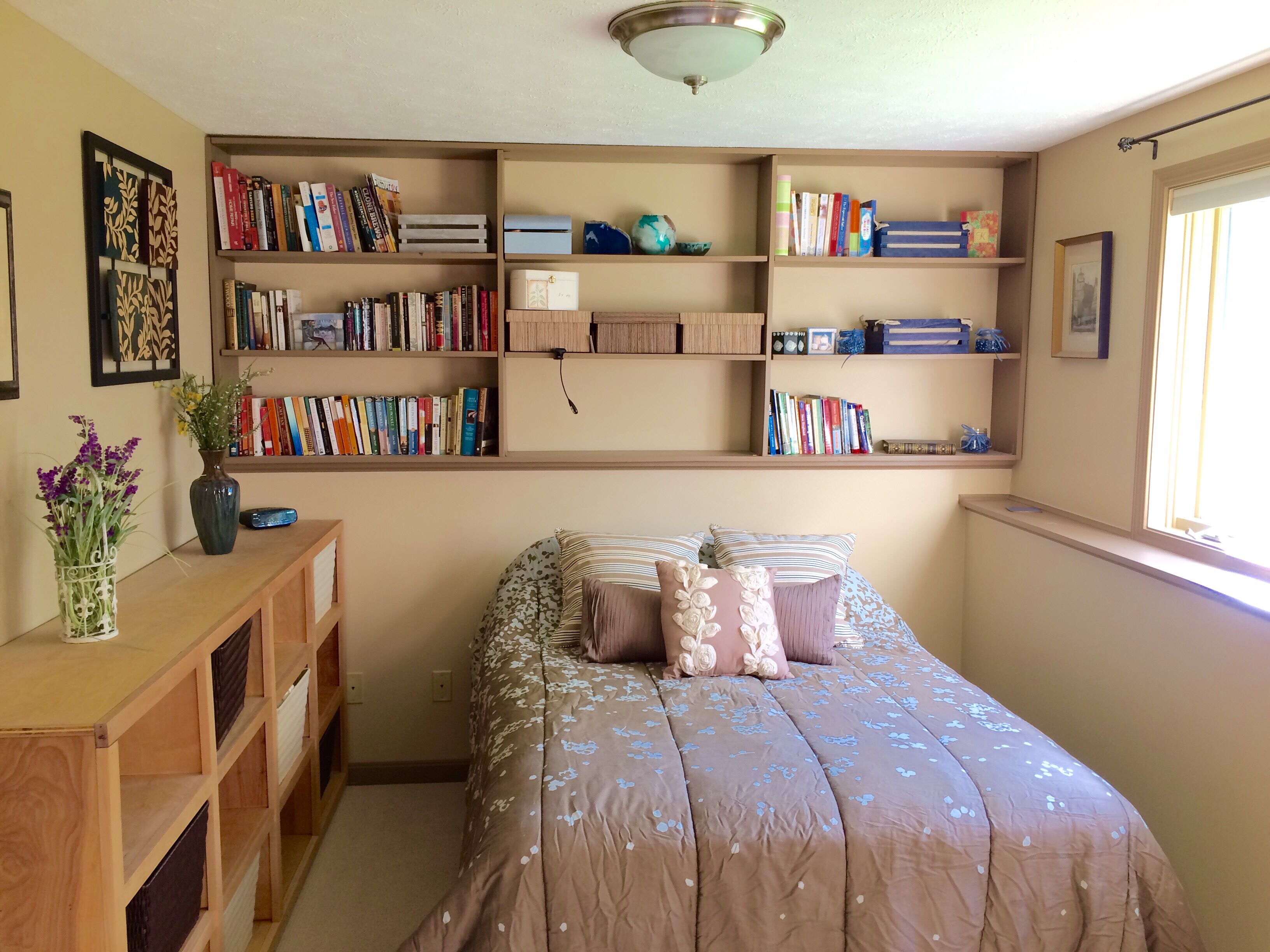 3 bedrooms, iron/ironing board, travel crib, free WiFi