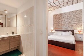 1 Schlafzimmer, Schreibtisch, Bügeleisen/Bügelbrett, kostenloses WLAN