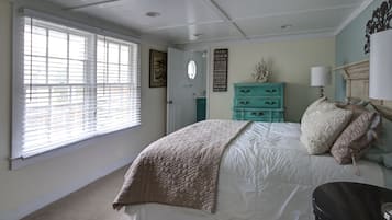 2 slaapkamers, een strijkplank/strijkijzer, reisbedje, gratis wifi