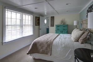 2 habitaciones, tabla de planchar con plancha y cuna de viaje 