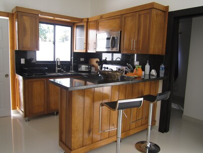 VILLA BLANC $$ Last minute deal  NO DEPOSIT/CLEANING FEES
Inverter Backup 