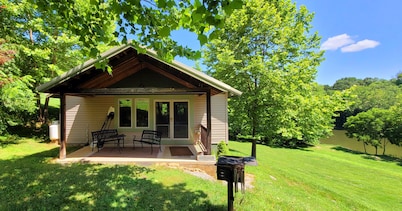 Cozy Cabin,heated floors on New River
... Pets Welcome