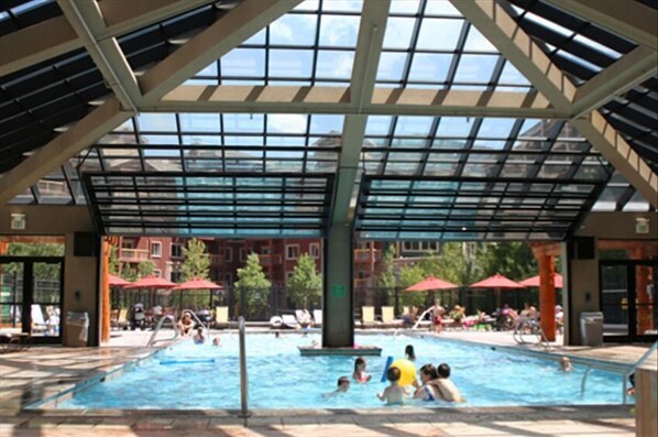 Piscina interna, piscina externa