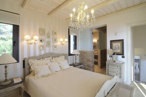 5 bedrooms, iron/ironing board, free WiFi, bed sheets