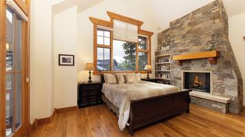 5 bedrooms, iron/ironing board, free WiFi, bed sheets