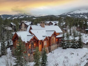 Exterior - Timber Trail Lodge: Hot Tub, Private Shuttle, Pool Table, Sauna (Breckenridge)