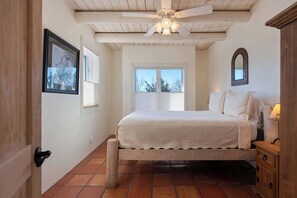 2 soverom, strykejern/-brett, wi-fi og sengetøy