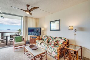 Smart TV, DVD player, books, stereo