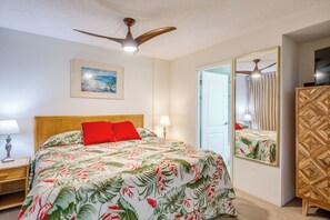 2 bedrooms, iron/ironing board, free WiFi, bed sheets - Mana Kai Maui Condo - Right on the Beach! (Kihei)
