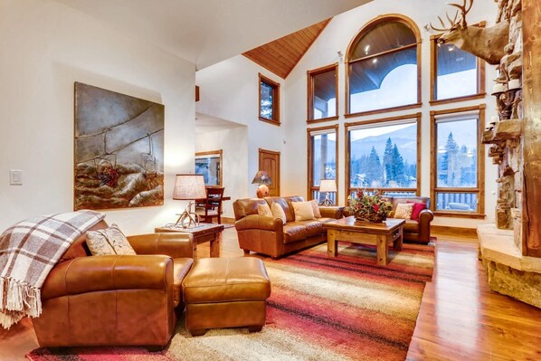 TV, fireplace, Netflix, table football