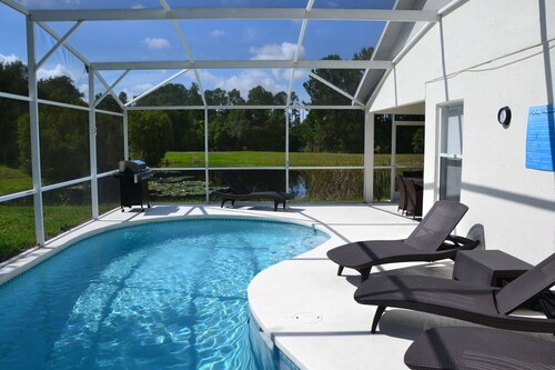 Kaunis Waterside Villa vuokrattavana Orlando