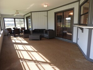 Interior - Escape 2 the lake - Oversized pool, private lake access & dock for canal fishing (Lake Placid)