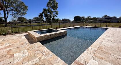 Escape 2 the lake - Oversized pool, private lake access & dock for canal fishing