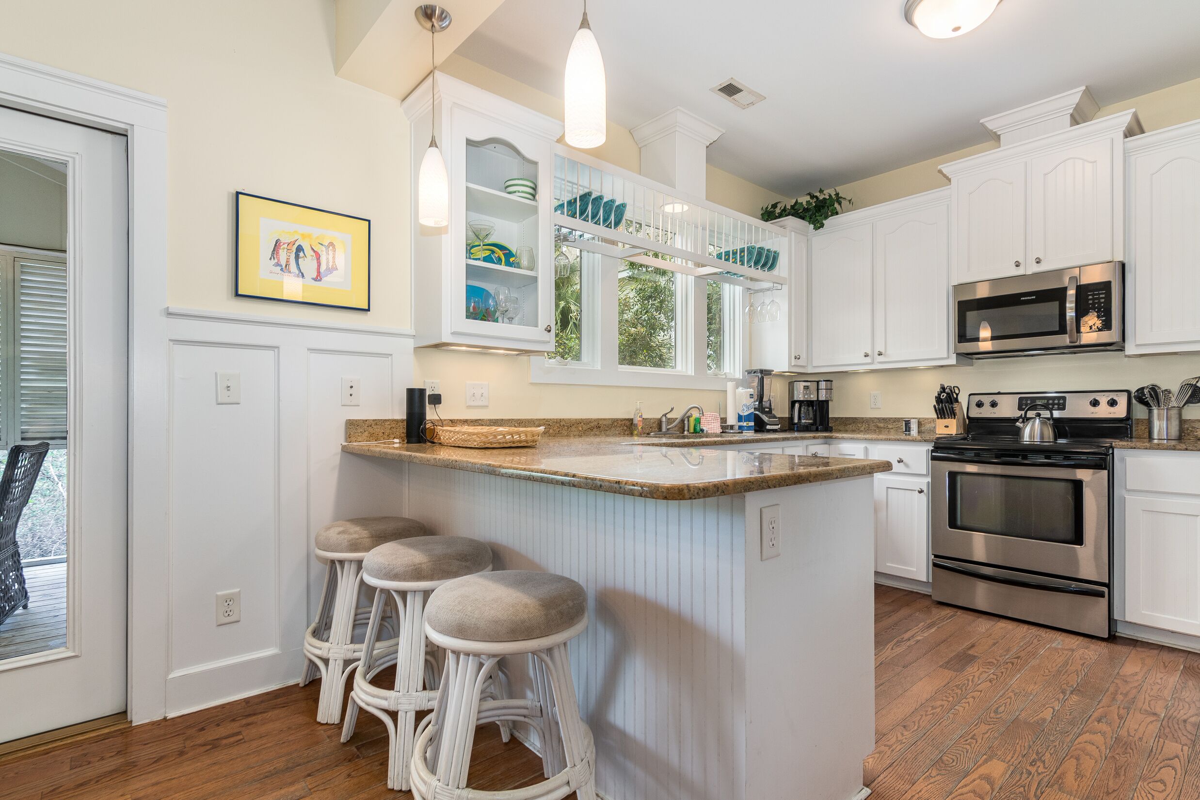 冰箱、微波炉、烤箱、炉灶