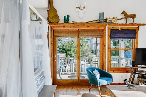 The Central Loft || Download || Mountain Views 