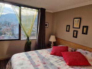 2 Schlafzimmer, Schreibtisch, Bügeleisen/Bügelbrett, kostenloses WLAN