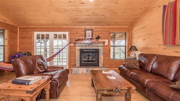 Fireplace, ping pong, books, stereo