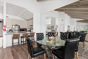 Dining - Modern Beach House on the Sand (Oceanside)