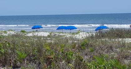 Wunderschöne Fairway Oaks Villa, 100 Meter vom Strand entfernt