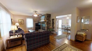 TV connectée, cheminée