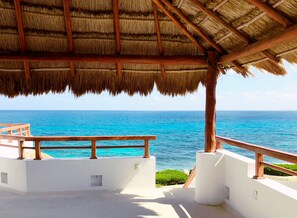 Property grounds - Summer special pricing ~ booking fast~Unobstructed oceanfront~Private Home~Pool (Isla Mujeres)