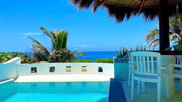 Outdoor pool, pool loungers