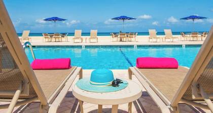 ¡Abre tu puerta al paraíso! - Georgetown Villa # 113 por CaymanVacation