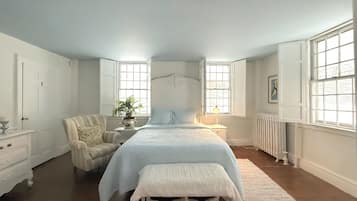 5 bedrooms, desk, iron/ironing board, travel crib